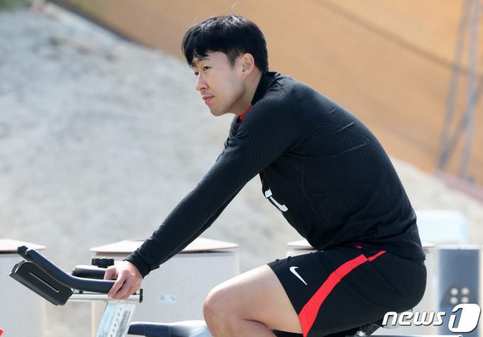 [사진] 회복 훈련하는 손흥민