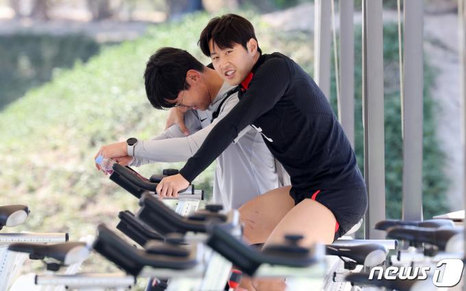 [사진] 사이클 타는 이강인