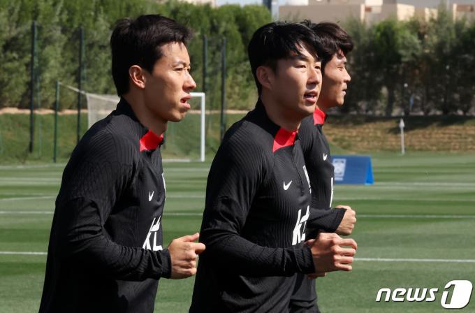 [사진] 회복 훈련하는 손흥민·김태환