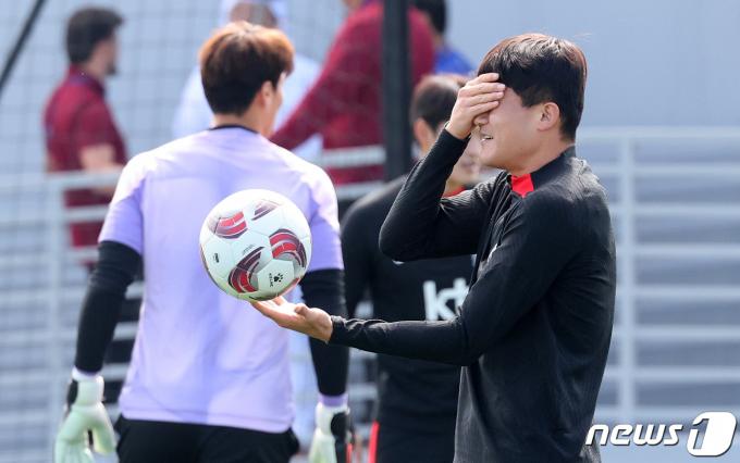 [사진] 김민재, 햇살이 강렬해