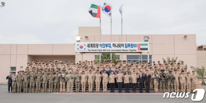 [사진] 아크부대 찾은 신원식 장관