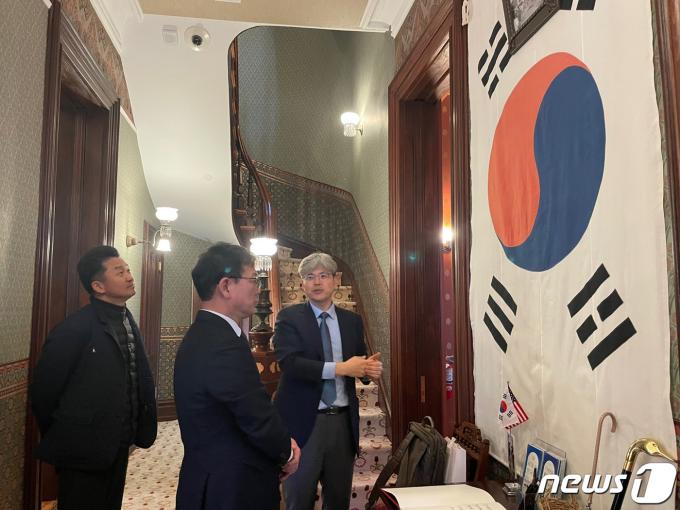 [사진] 문화재청장, 주미 대한제국 공사관 방문