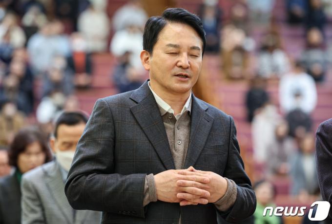 [사진] 원희룡 전 장관, 교회 예배로 계양구 첫 행보