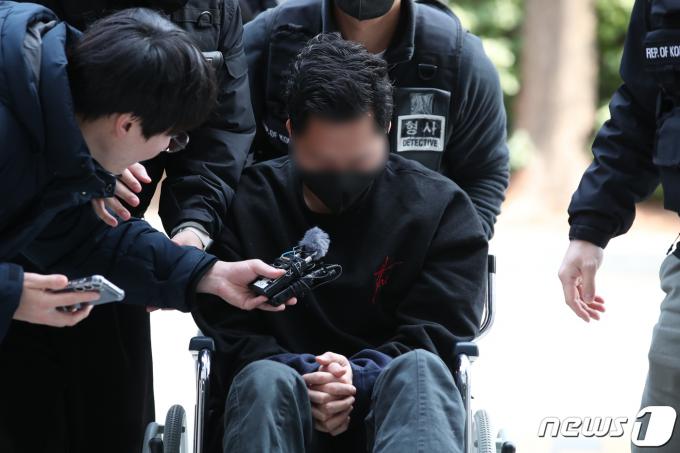 [사진] 부인 성인방송 강요 혐의 전직 군인 남편 영장심사