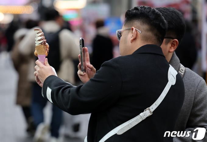 [사진] 절기상 '입춘', 포근한 날씨에 아이스크림이 생각나요