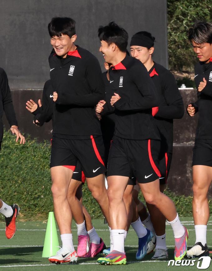 [사진] 미소 짓는 김민재·손흥민