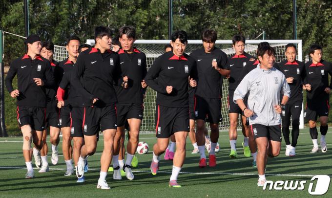 [사진] 달리는 축구대표팀