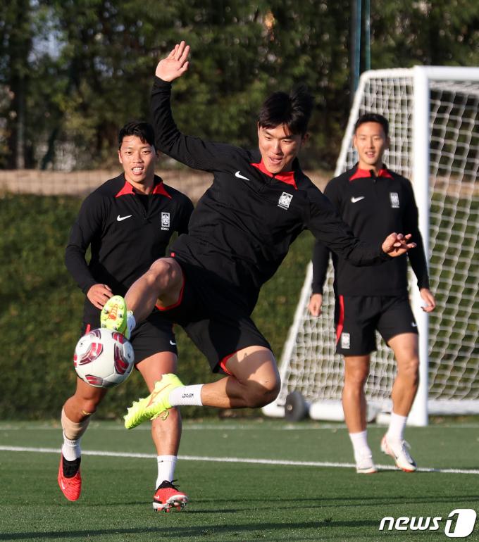[사진] 황인범, 소림축구