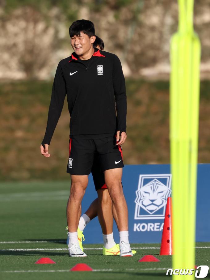 [사진] 미소 짓는 김민재, 결승전 준비