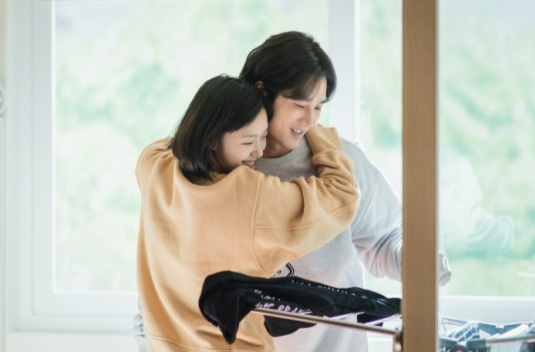 배우 안보현이 할머니에게 애틋함을 드러냈다. /사진=tvN 제공