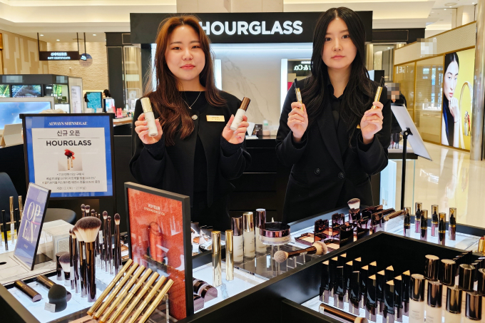 신세계센텀시티 1층 매장에 신규 오픈한 아워글래스/사진=신세계센텀시티