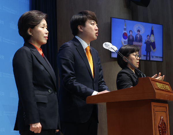 5일 오후 이준석 개혁신당 대표가 국민의힘의 '서울 확장 정책'과 관련해 주민투표를 주장했다. 사진은 이날 서울 여의도 국회 소통관에서 열린 기자회견에 나선 이 대표. /사진=뉴스1