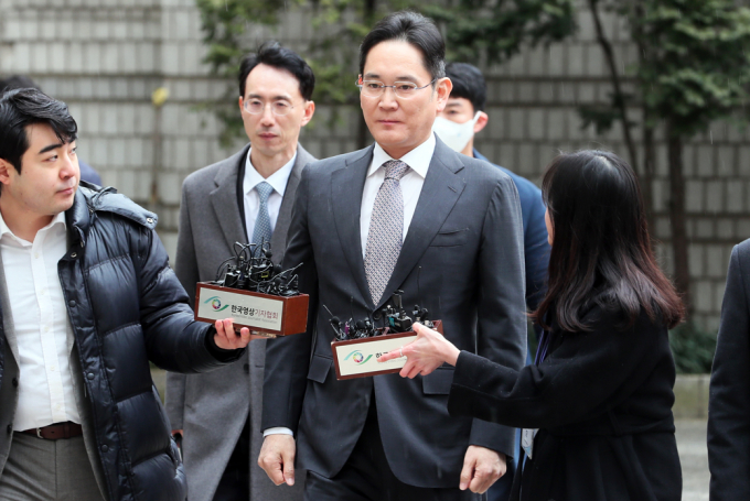 ▲  '경영권 불법 승계 의혹' 1심 선고공판 출석한 이재용 삼성전자 회장
