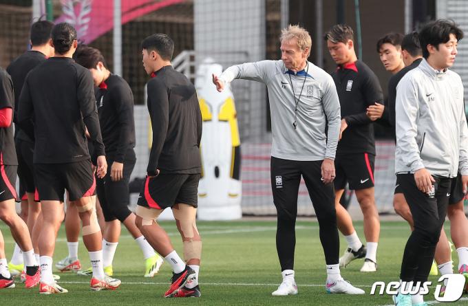 [사진] 클린스만, 황희찬 믿는다