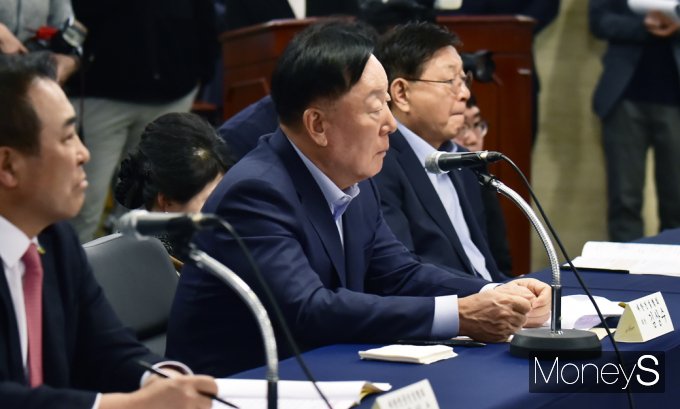 ▲ 정부 입장 경청하는  건설업계 유관단체장들