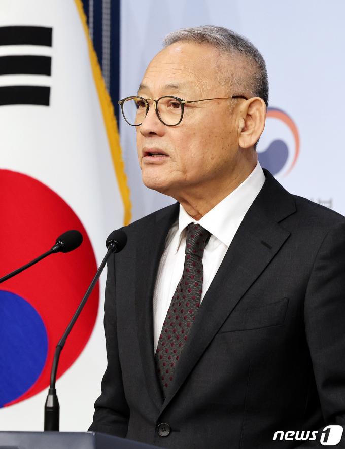 [사진] 2024 문체부 주요 정책 발표하는 유인촌 장관