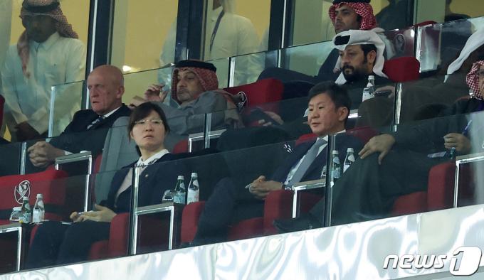 [사진] 한국·요르단 준결승전 찾은 정몽규 회장·장미란 차관