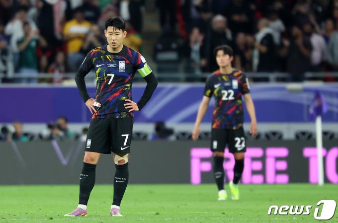 [사진] 고개 떨군 캡틴