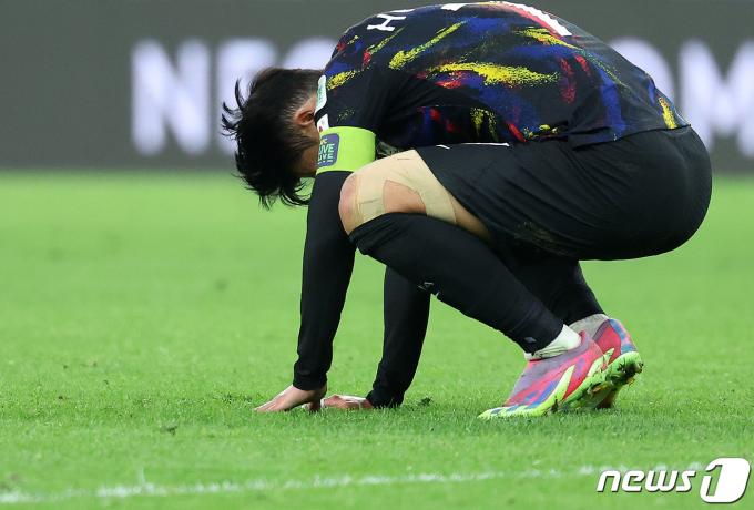[사진] “정말 죄송합니다” 고개 들지 못한 채 울먹인 손흥민