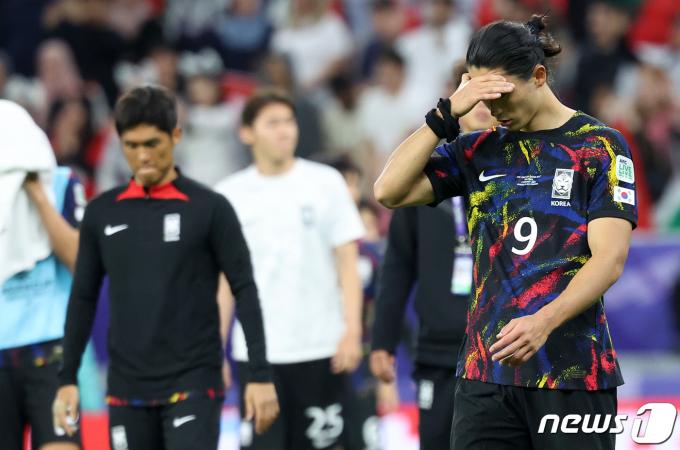 [사진] 고개 떨군 조규성