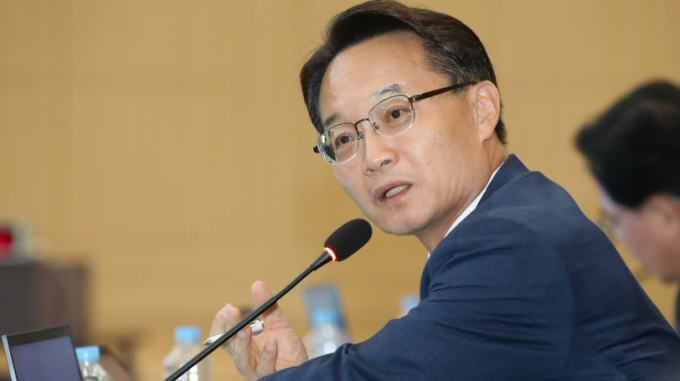 장동혁 국민의힘 사무총장이 7일 오전 서울 여의도 국회에서 영남 3선 중진인 조해진 의원에게 야당 의원의 지역구 김해 갑·을 출마를 요청했다고 밝혔다. 사진은 지난해 10월 정부대전청사에서 열린 국정감사에서 질의하는 모습. /사진=뉴스1