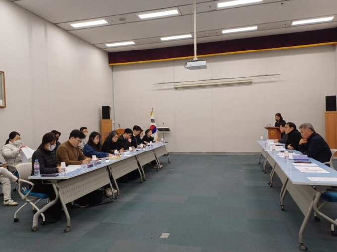부산시가 6일 전세사기 피해자 대책위원회와 간담회를 개최했다. 대책위원회는 ▲전세사기피해 전수조사 ▲피해건물 내 각종 시설에 대한 관리 ▲정보시스템 구축 ▲전세피해임차인들과의 소통 창구 마련 등을 시에 건의했다./사진제공=부산시