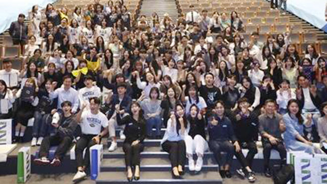 경기도가 청년에게 해외 대학 연수 경험을 제공하는 '경기청년 사다리프로그램'에 시군까지 참여하는 방식을 추가해 연수대학과 참여청년을 대폭 확대한다. / 사진제공=경기도