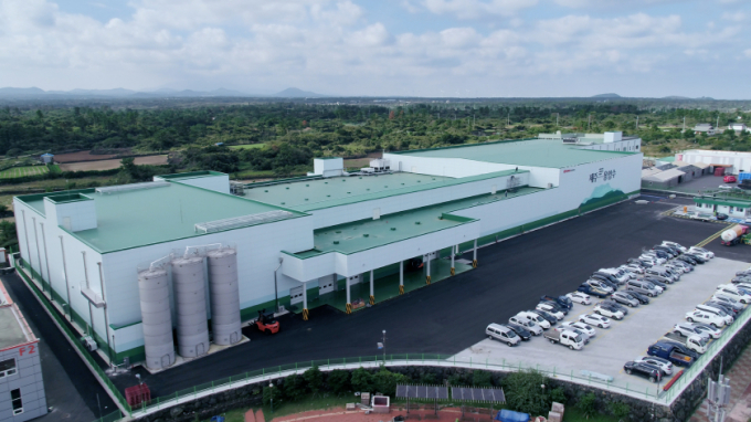 제주용암수는 오리온의 음료 핵심사업이다. 오리온 제주용암수 공장 전경. /사진=오리온