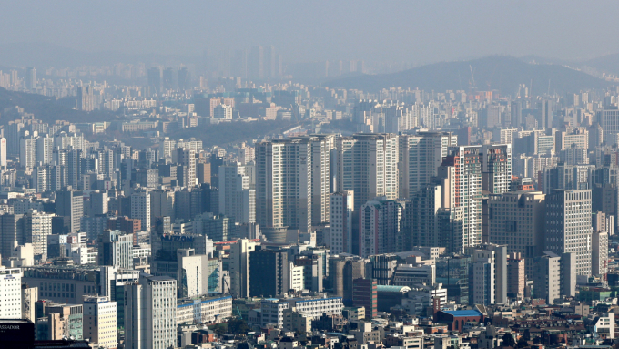 평소엔 층간소음에 예민하던 공동주택 거주자들도 명절 등 특별한 기간에는 관대한 한편으로 나타났다. 공동주택 입주민 1128명을 대상으로 한 층간소음 관련 설문조사에서 대다수인 90%가 '설 명절 층간소음은 이해한다'고 답했다./사진=뉴스1