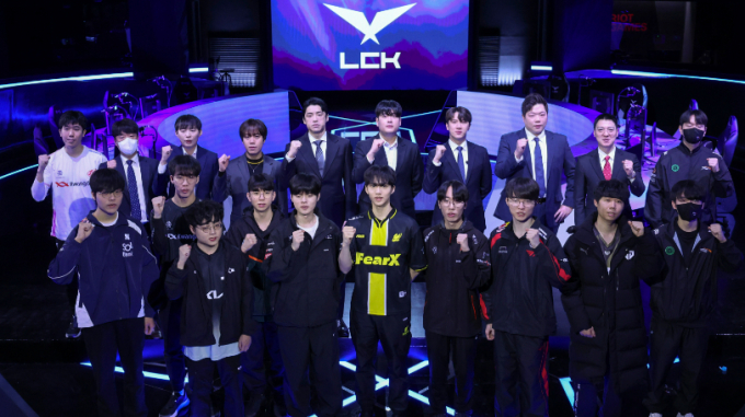 설 연휴 공백기를 가진 리그오브레전드 챔피언스 코리아(LCK)가 정규시즌 1라운드 막바지에 접어들면서 상위권 빅매치에 대해 팬들의 관심도가 높아지고 있다. 사진은 지난달 10일 서울 종로 롤파크 아레나에서 열린 LCK 스프링 미디어데이 현장. /사진=뉴스1