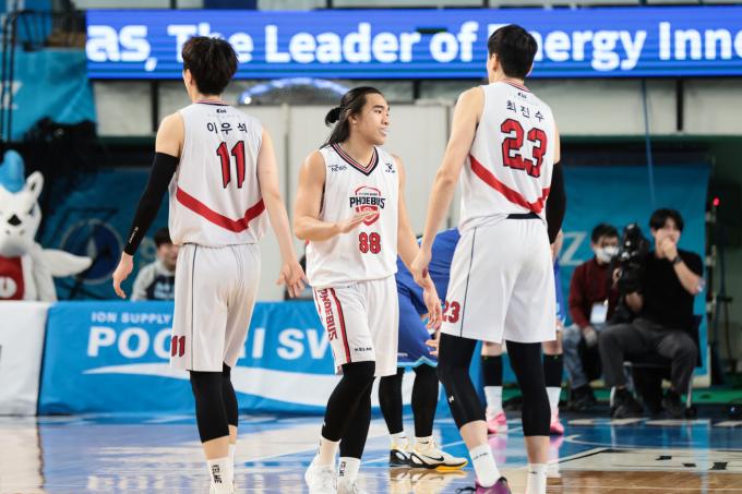 울산 현대모비스의 이우석(왼쪽부터), 옥존, 최진수. (KBL 제공)