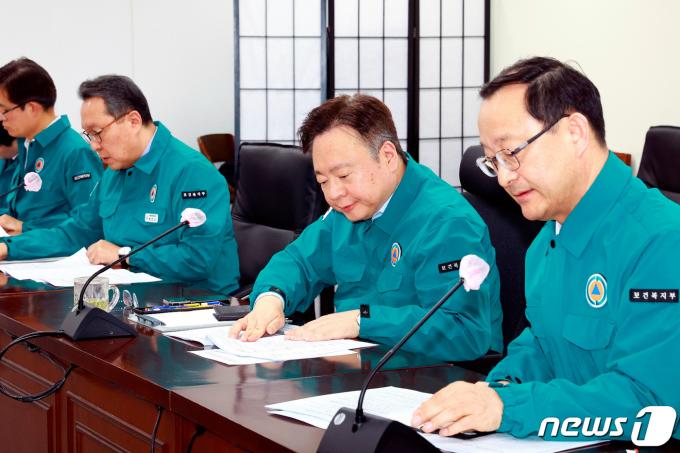 [사진] 의사 집단행동 중앙사고수습본부 회의 주재하는 조규홍 장관