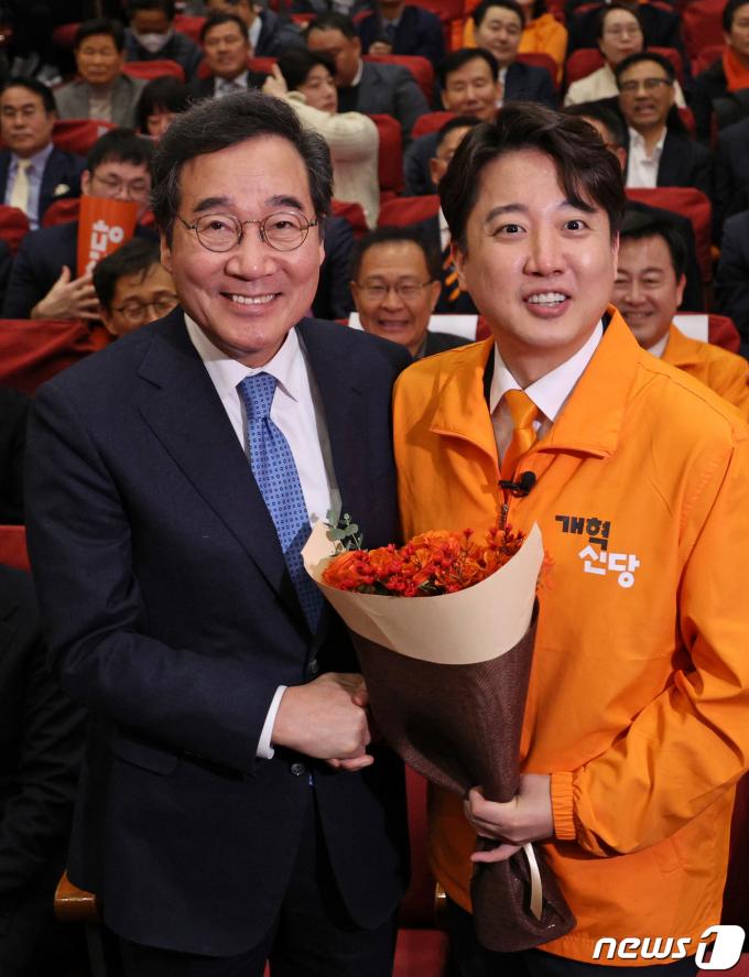 [뉴스1 PICK]설 밥상 대화에 ‘개혁신당’ 올렸다… 완성된 제3지대 빅텐트