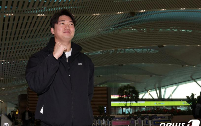 고우석이 9일 인천공항을 통해 미국으로 떠났다./사진=뉴스1 