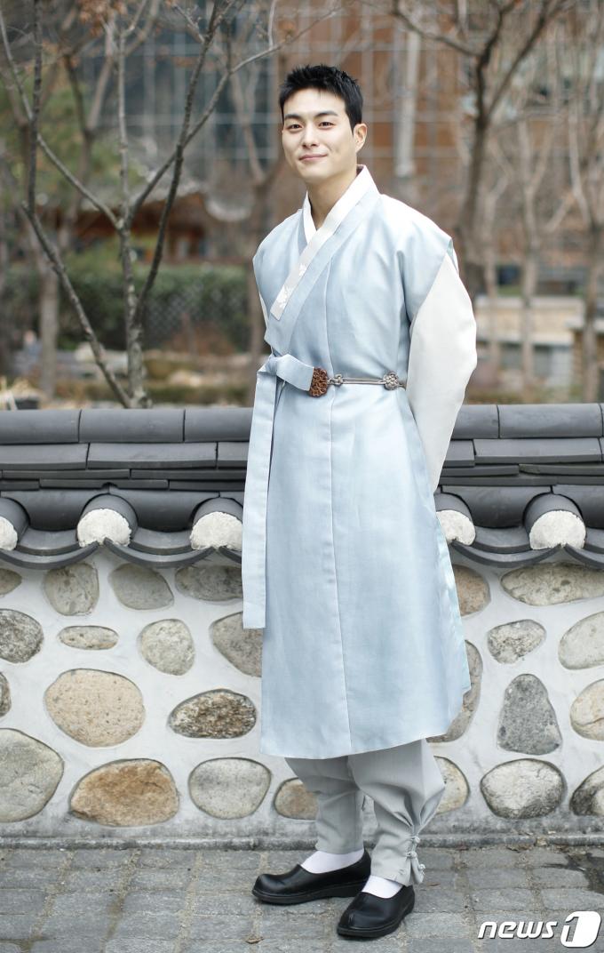 [사진] 정건주, 한복 남신