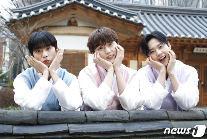 [사진] B1A4, 오구오구 사랑스러워