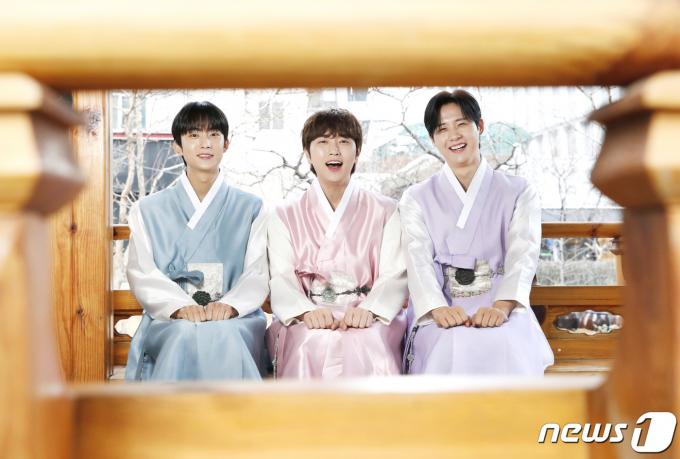 [사진] B1A4, 새해 복 많이 받으세요