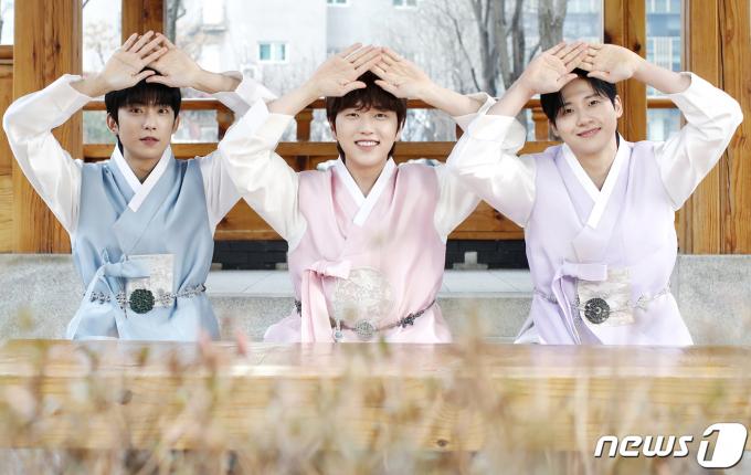[사진] B1A4의 새해 인사