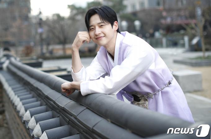 [사진] B1A4 신우, 좋은 향기 나는 미소