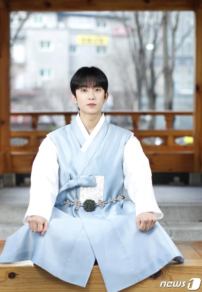 [사진] B1A4 공찬, 내가 바로 꽃도령