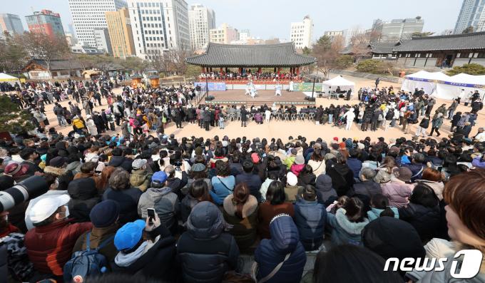 [사진] 청룡이 복 나르샤