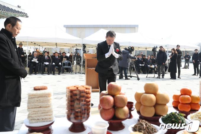[사진] 망향경모제 참석한 김영호 통일부 장관