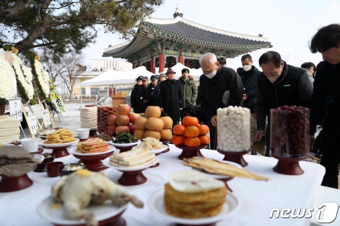 [사진] 설날 실향민, 이산가족 등 합동차례