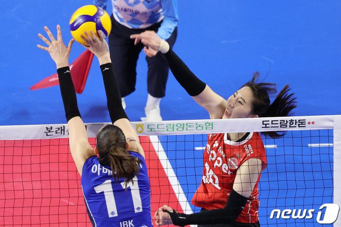 [사진] 박정아 '최다 연패 기록은 안돼'