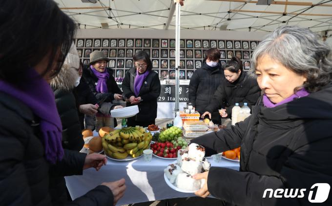 [사진] 이태원 참사 희생자 합동차례가 끝나고