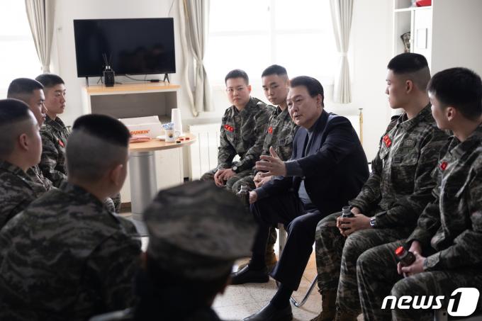 [사진] 해병 청룡부대 찾은 윤 대통령