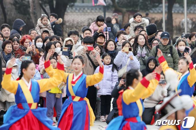 [사진] '명절엔 역시 전통놀이'
