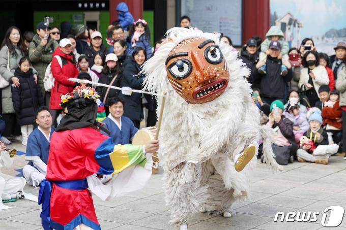 [사진] '어깨춤이 절로'