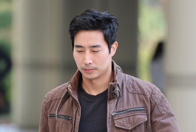 이근 전 대위가 지난해 서울 서초구 서울중앙지법에서 열린 공판에 출석하고 있는 모습./사진=뉴스1
