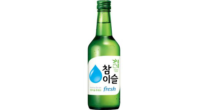 하이트진로의 소주 참이슬 후레쉬가 전면 리뉴얼되면서 도수가 낮아진다. /사진=하이트진로